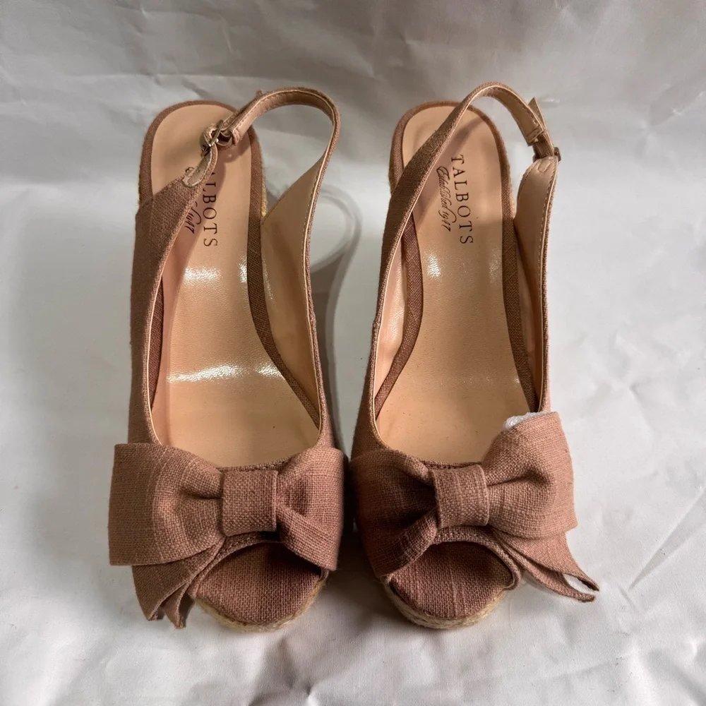 Talbots // New in box Sookie sweet almond bow wedge heels size 8